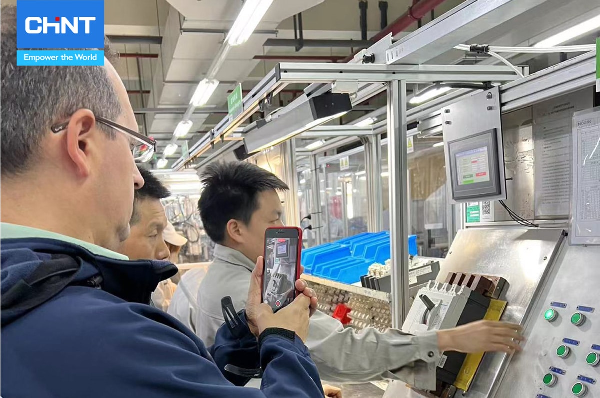 benefits of moulded case circuit breaker