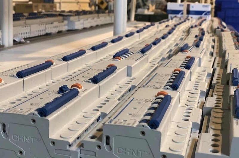 chint-circuit-breaker-working-principle-types-safety-tips-20210222