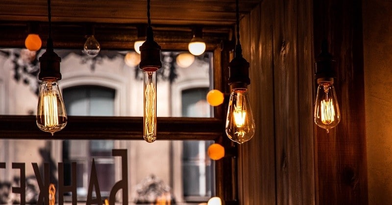 inefficient-lightbulbs-20210531