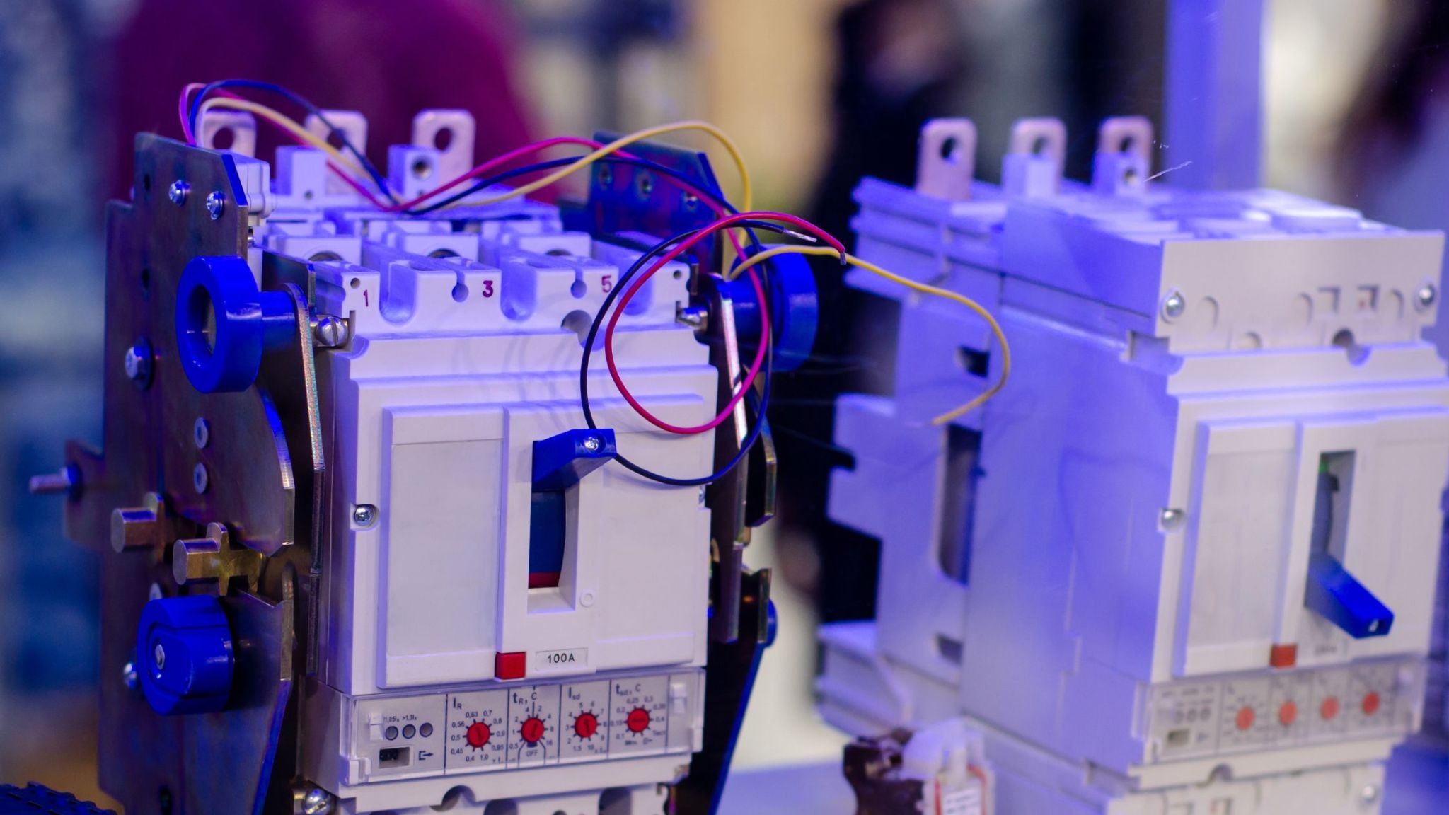 Low voltage automatic transfer switch installation