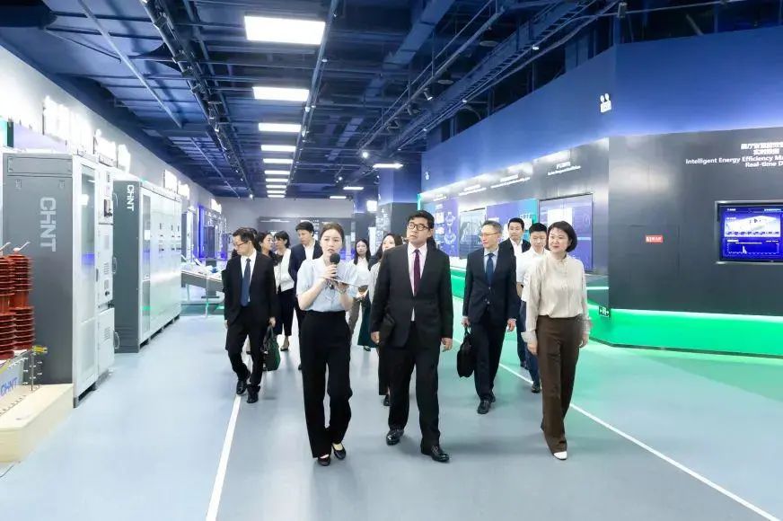 Exploration-of-CHINT-by-Singapores-Trade-and-Industry-Leaders