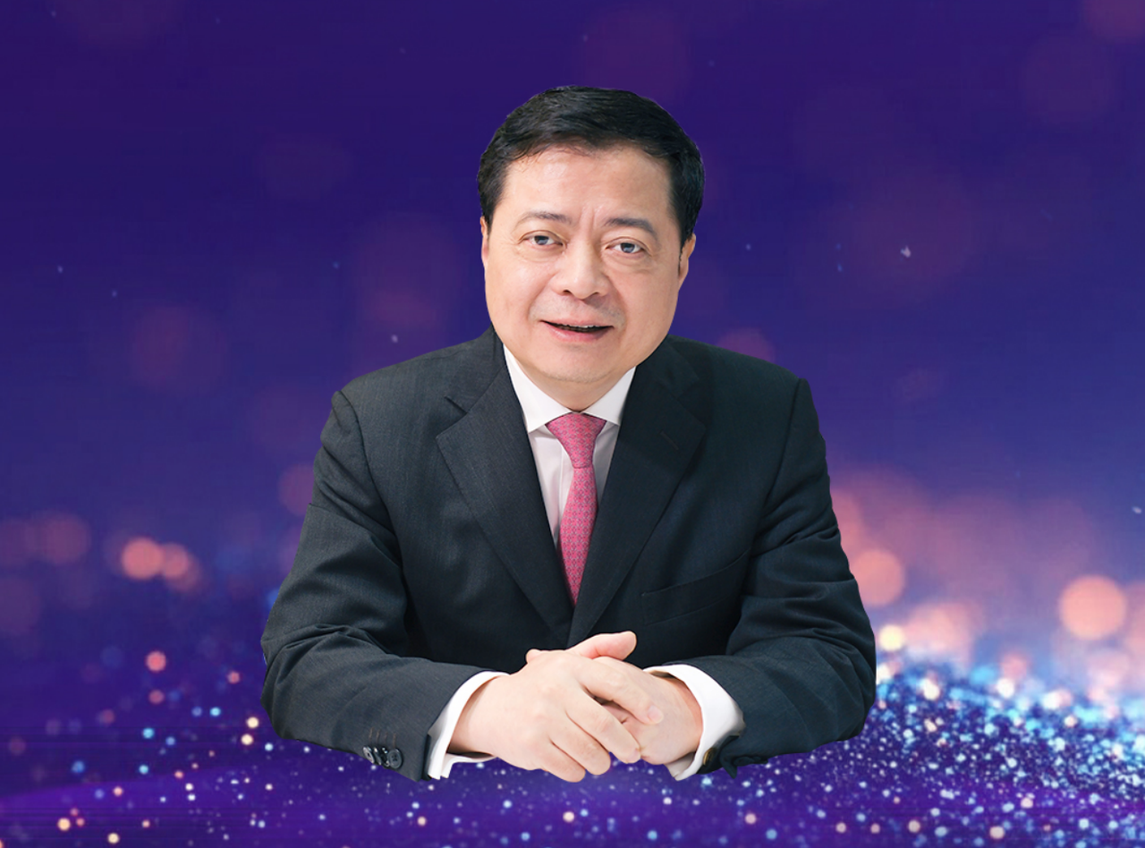 CHINT leadership message featured in the 2026 H1 report highlighting innovation and global development strategy