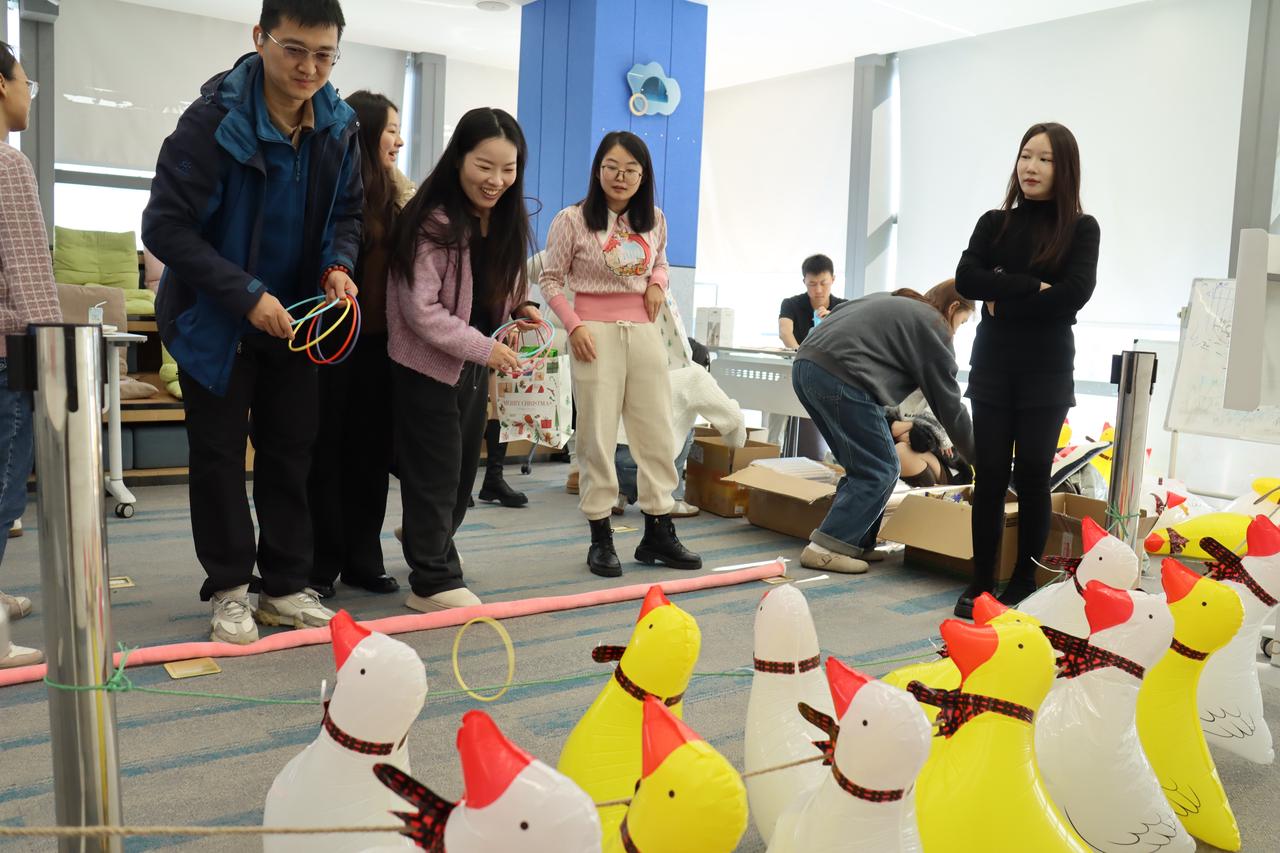 CHINT employees participate in Christmas games and team activities, strengthening collaboration and festive fun
